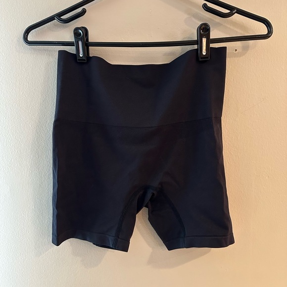 Jockey Black Women's Shapewear Size M - Picture 1 of 3